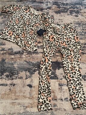 Woman’s Loung set super soft size large with tags